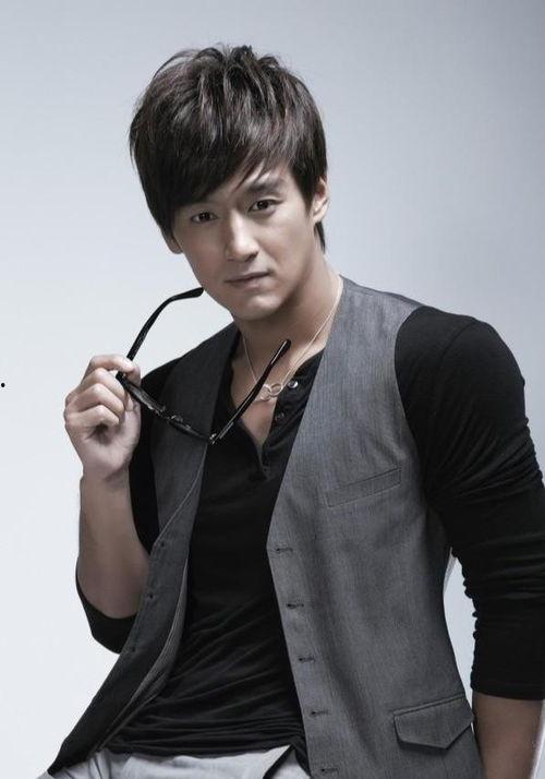 演员张天霖个人资料,多才多艺的影视新星，演艺事业璀璨人生